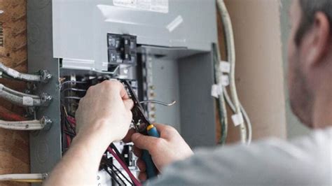 The Benefits and Cost to Replace an Electrical Panel 